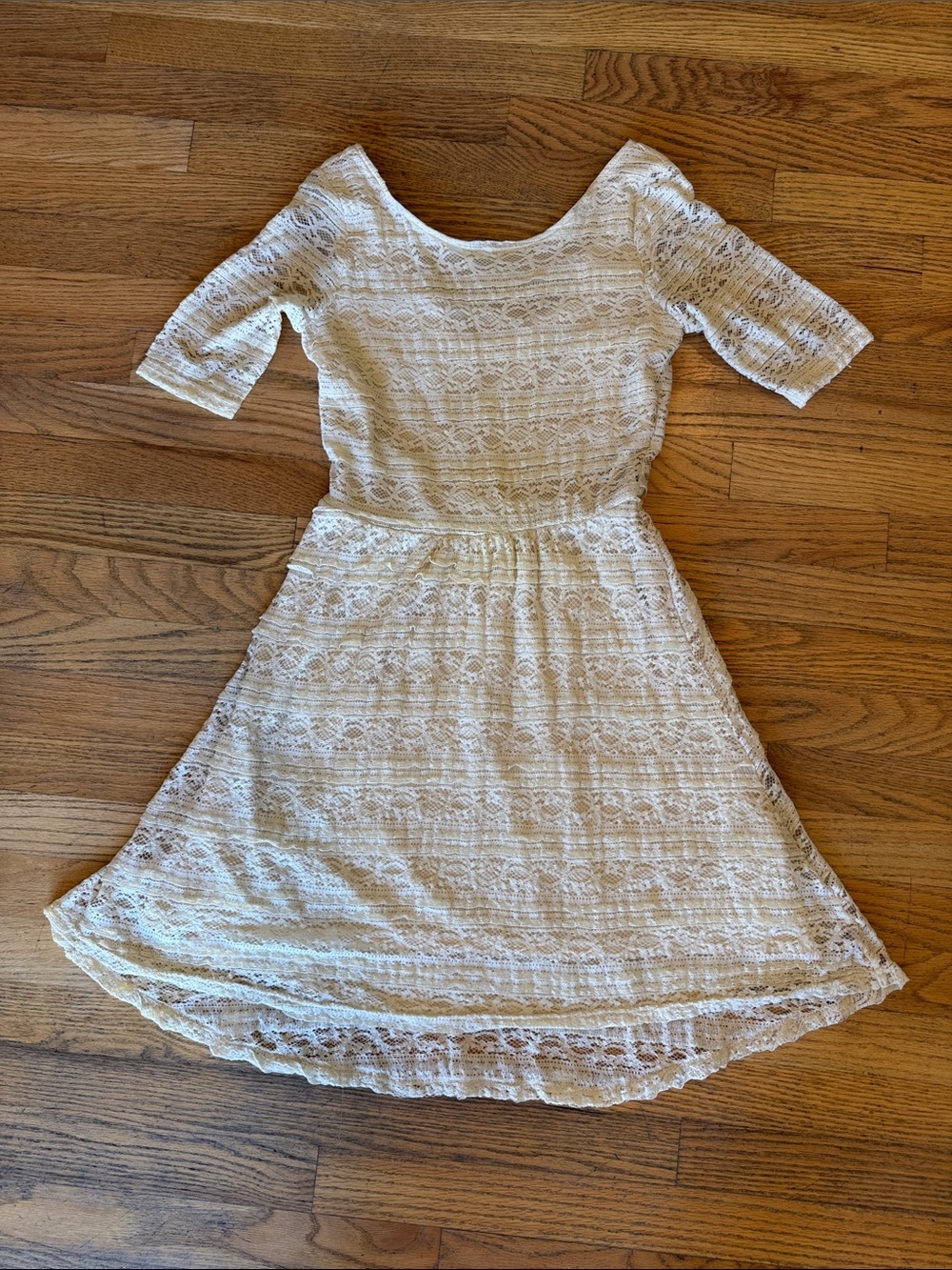 Rewind Cream Lace Scoop-Neck Midi Dress Size: Medium